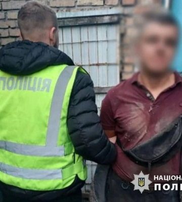 У Києві рецидивіст намагався витягти з банкомату 2 мільйони гривень (ФОТО)