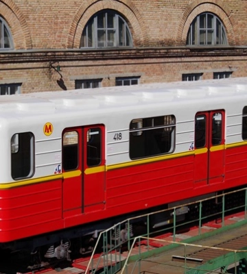 Київська влада переплатила 160 млн грн за доставку подарованих вагонів з Польщі