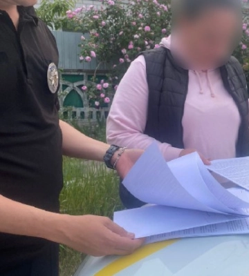 Влаштовували фіктивні браки для виїзду за кордон: на Дніпропетровщині судитимуть злочинне угруповання