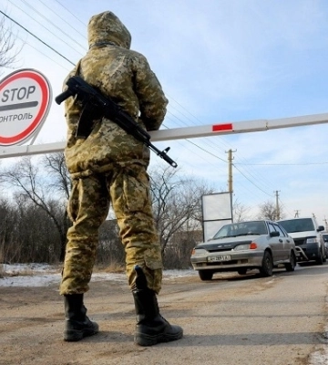 На Рівненщині чоловік різав себе ножем на очах у прикордонників