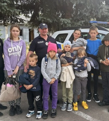 Із прикордоння Чернігівщини евакуювали матір з вісьмома дітьми