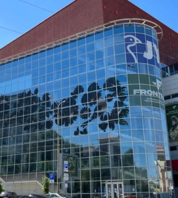 Приватбанк продает один из крупнейших торговых центров Днепра