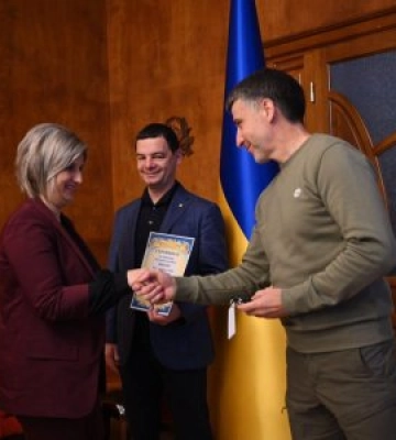 Освітнім закладам Закарпаття передали дев&#039;ять нових шкільних автобусів