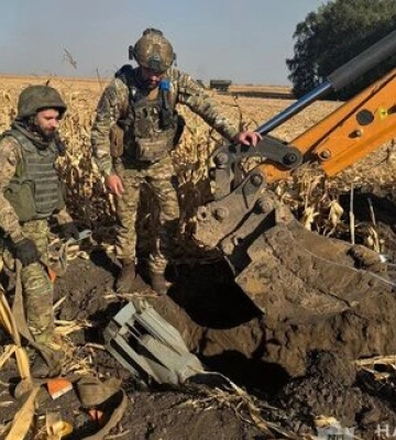 На Сумщині вибухотехніки знешкодили 250-кілограмовий російський КАБ та дрон. ФОТОрепортаж