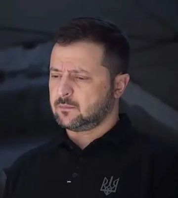 Зеленский начал поездку в Сумскую область: встретился с военными, заслушал доклад командира