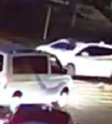 В Ужгороді легковик збив пішохода на "зебрі" (ВІДЕО)