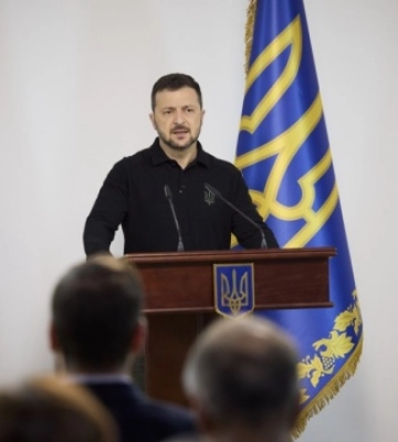 Зеленський зустрівся з главами громад Сумщини та привітав освітян