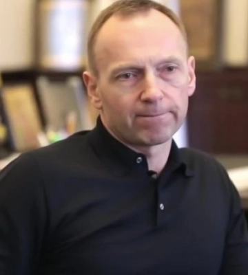 ДБР взялося за міського голову Чернігова, бо оформив відрядження водієві, аби той вивіз за кордон авто дружини