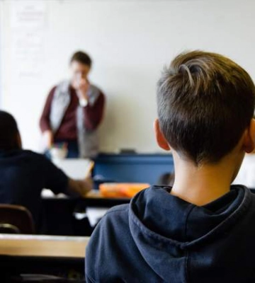 В Крыму уволили преподавателя за песню Байрактар, которую он включил студентам