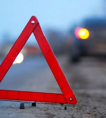 У Дніпропетровській області вантажівка перекинулася на бік: є постраждалі