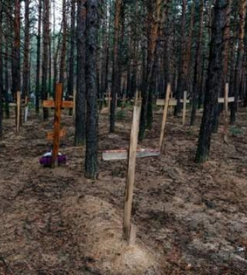 Може бути страшніше за Бучу: під Ізюмом знайшли масове поховання часів окупації на сотні могил