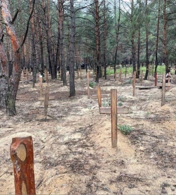 Рашисти залишили після себе в Ізюмі одне з найбільших масових поховань: серед убитих військові ЗСУ