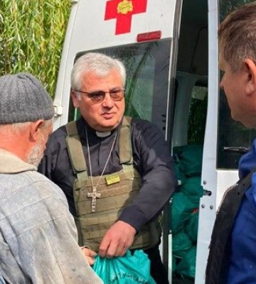 Представник Папи Римського потрапив під ворожий обстріл в Україні