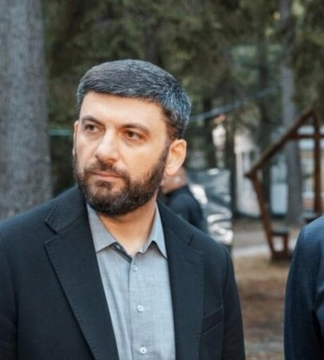 Гройсман кардинально змінив стиль 