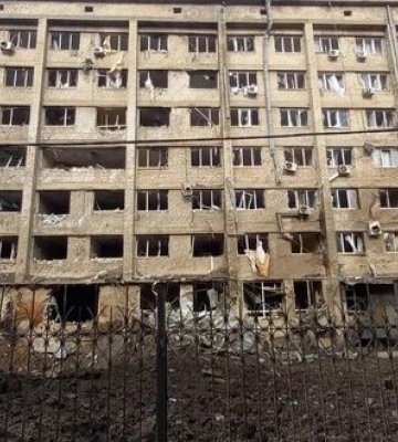 Оккупанты нанесли ракетный удар по центру Краматорска, ранена женщина, - мэр Гончаренко. ФОТОрепортаж