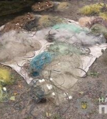 На Полтавщині водні поліцейські та рибпатруль виявили 900 метрів сіток