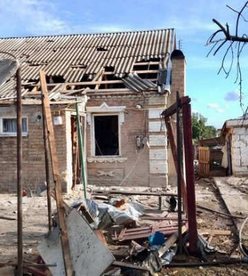 Двоє людей загинули, ще троє – поранені: ворог масово обстріляв Дніпропетровщину