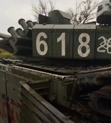 ЗСУ на Харківщині затрофеїли танк із цікавим маскуванням (відео)