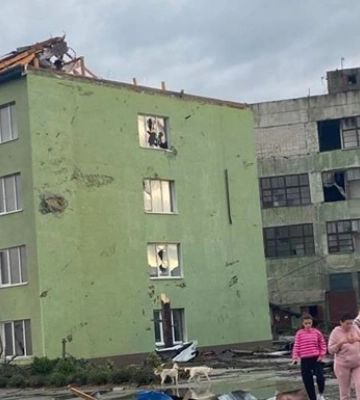 Буря на Сумщине разрушила дома и ж/д полотно