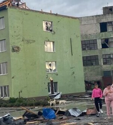 Последствия непогоды в г. Бурынь на Сумщине: один человек погиб, восемь человек, среди которых младенец, травмированы
