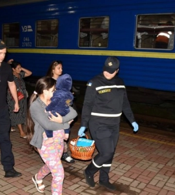 Завдяки співпраці з волонтерами майже 82 тисячі українців евакуювали з Донеччини та інших напрямків