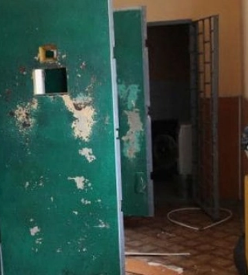 Били током, різали ножем, палили тіло металом: у Балаклії сусіди донесли на хлопця з проукраїнською позицією