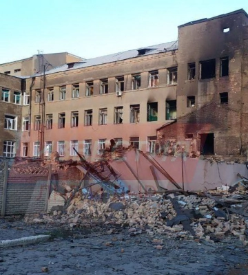 В Кадиевке на Луганщине уничтожена казарма, где базировались наемники, – СМИ (видео)