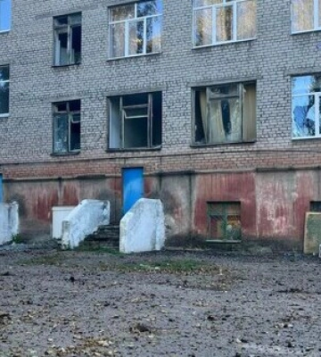 Мер Краматорська показав наслідки ворожого удару – пошкоджена будівля коледжу
