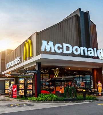McDonald’s відновлює роботу перших трьох ресторанів у Києві: подробиці