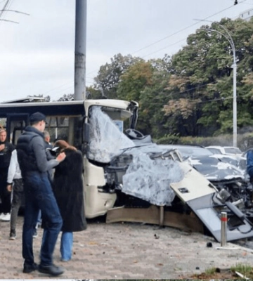 На Воздухофлотском проспекте в Киеве произошло масштабное ДТП: есть пострадавшие