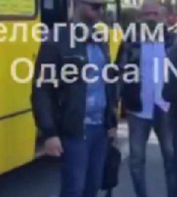 В Одесі кран в&#039;їхав в маршрутку, постраждали пасажири,- ФОТО