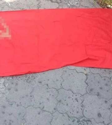 На ринку у Нікополі чоловік із прапором СРСР закликав до комуністичного режиму
