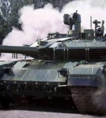 Українці показали буксирування новітнього російського танка Т-90М &quot;Прорыв&quot;, захопленого в Харківській області. ВIДЕО