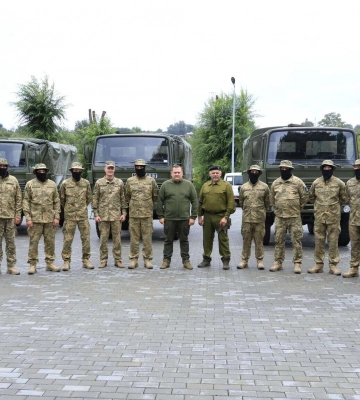 Філатов: «Дніпро передав ЗСУ вже майже 600 авто — вантажівок і легковиків»