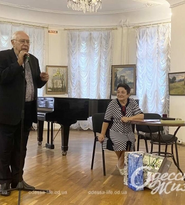 Человек, которому везет: 75 лет исполнилось известному одесскому коллекционеру
