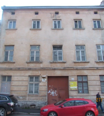 Закинутий будинок біля львівського вокзалу продали за 10 млн грн