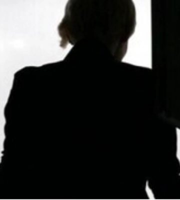 У Львові з вікна 6 поверху випала жінка