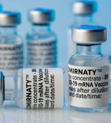 В рамках ініціативи Covax: в Україну доставили 400 тис. доз нової вакцини Comirnaty/Pfizer