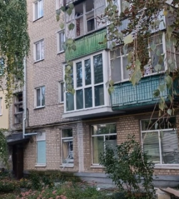 россияне обстреляли освобожденный Волчанск - попали в многоэтажку