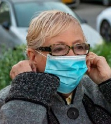 Нова хвиля Covid-19: чи чекати українцям знову локдаунів?