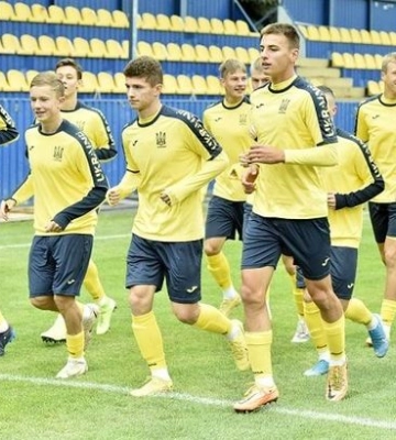 Суркіс, Красніков та ще 26 гравців. Збірна України U-17 розпочала свій вересневий збір