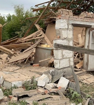 У Краснопільській громаді на Сумщині російський снаряд потрапив у житловий будинок. Двоє людей в лікарні
