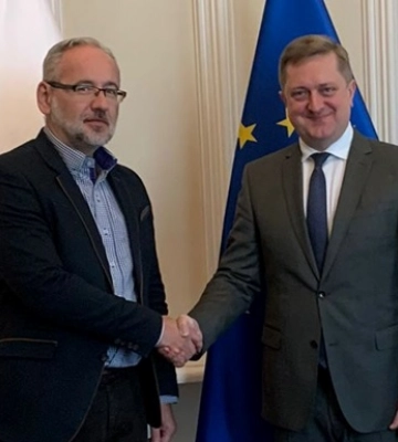 Украина получит от Польши миллион COVID-вакцин