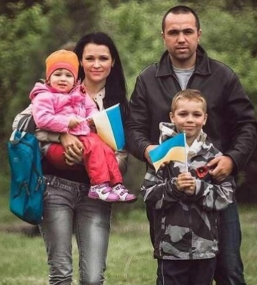 Знайдена в Ізюмі рука з синьо-жовтими браслетами належить 36-річному військовому з Нікополя