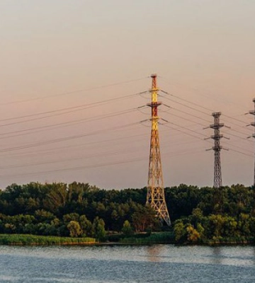 Біля Нової Каховки ЗСУ потопили баржу з військовими та озброєнням РФ