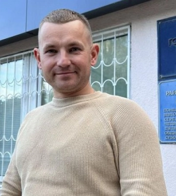 Львівського волонтера відправили під нічний домашній арешт у справі про автомобілі для ЗСУ