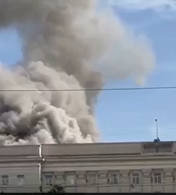 У Херсоні лунають вибухи: окупанти повідомляють про прильоти біля адміністрації
