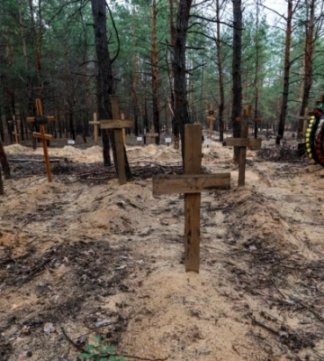 На звільнених територіях Донеччини, Харківщини та Херсонщини виявили вже понад тисячу загиблих