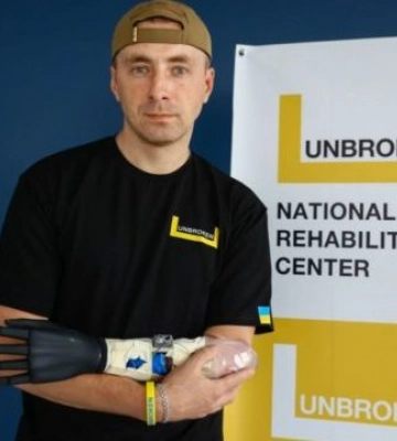 У Національному реабілітаційному центрі «НЕЗЛАМНІ» встановили перший біонічний протез руки