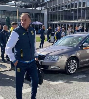 Сборная Украины начинает сбор в Варшаве
